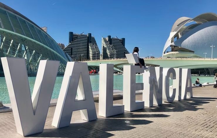  Valencia flights online